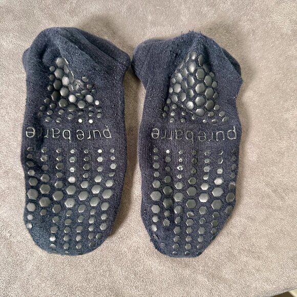 🤍 Pure Barre 100 Club Sticky Socks — Black/White (One Size) - Picture 2 of 3